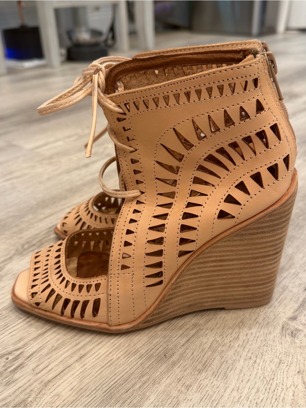 Jeffrey Campbell Cutout Lace Up Wedge Heels Size 5.5 - Picture 3 of 5